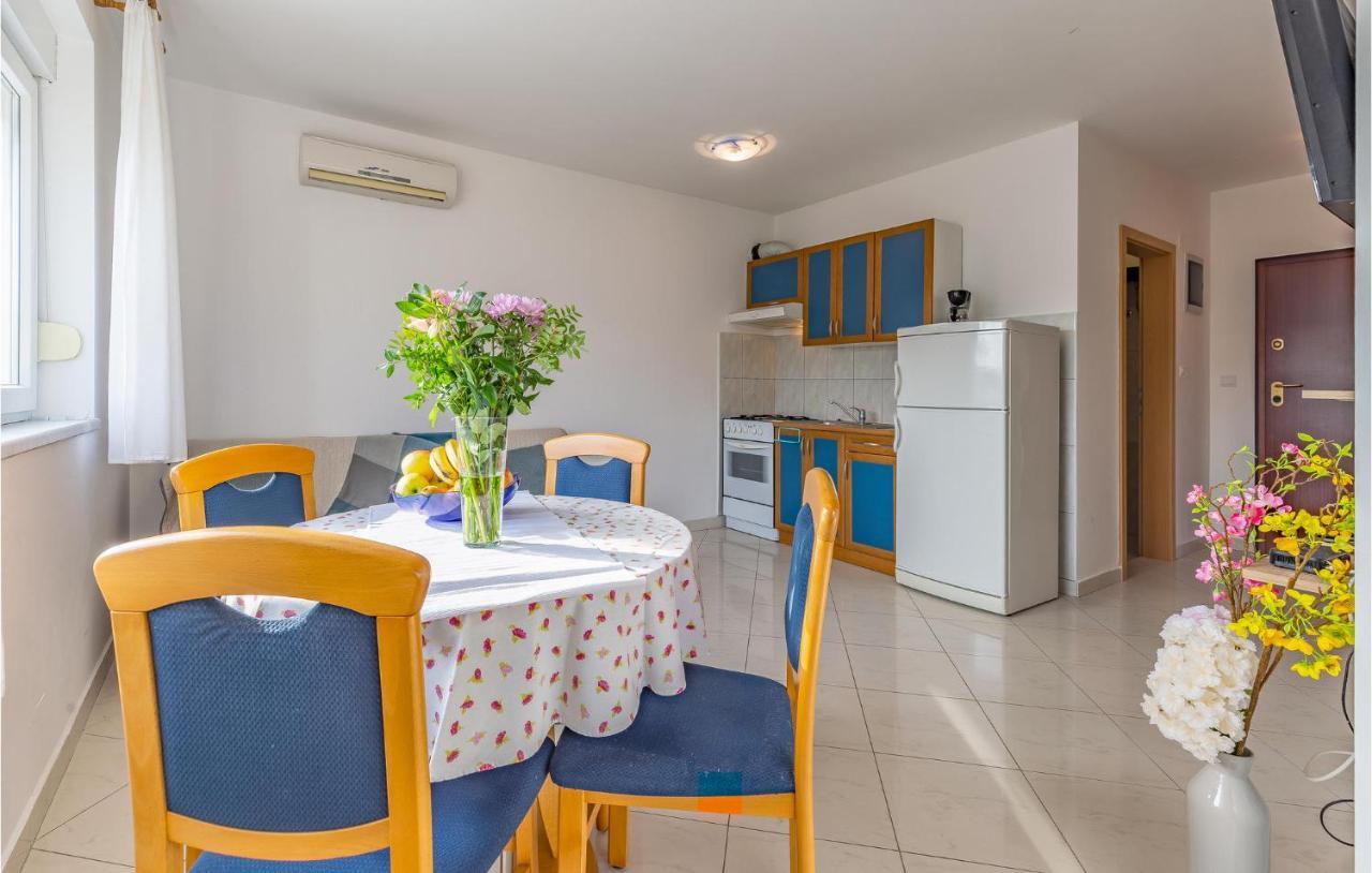 Lovely Apartment In Medulin With Kitchen מראה חיצוני תמונה